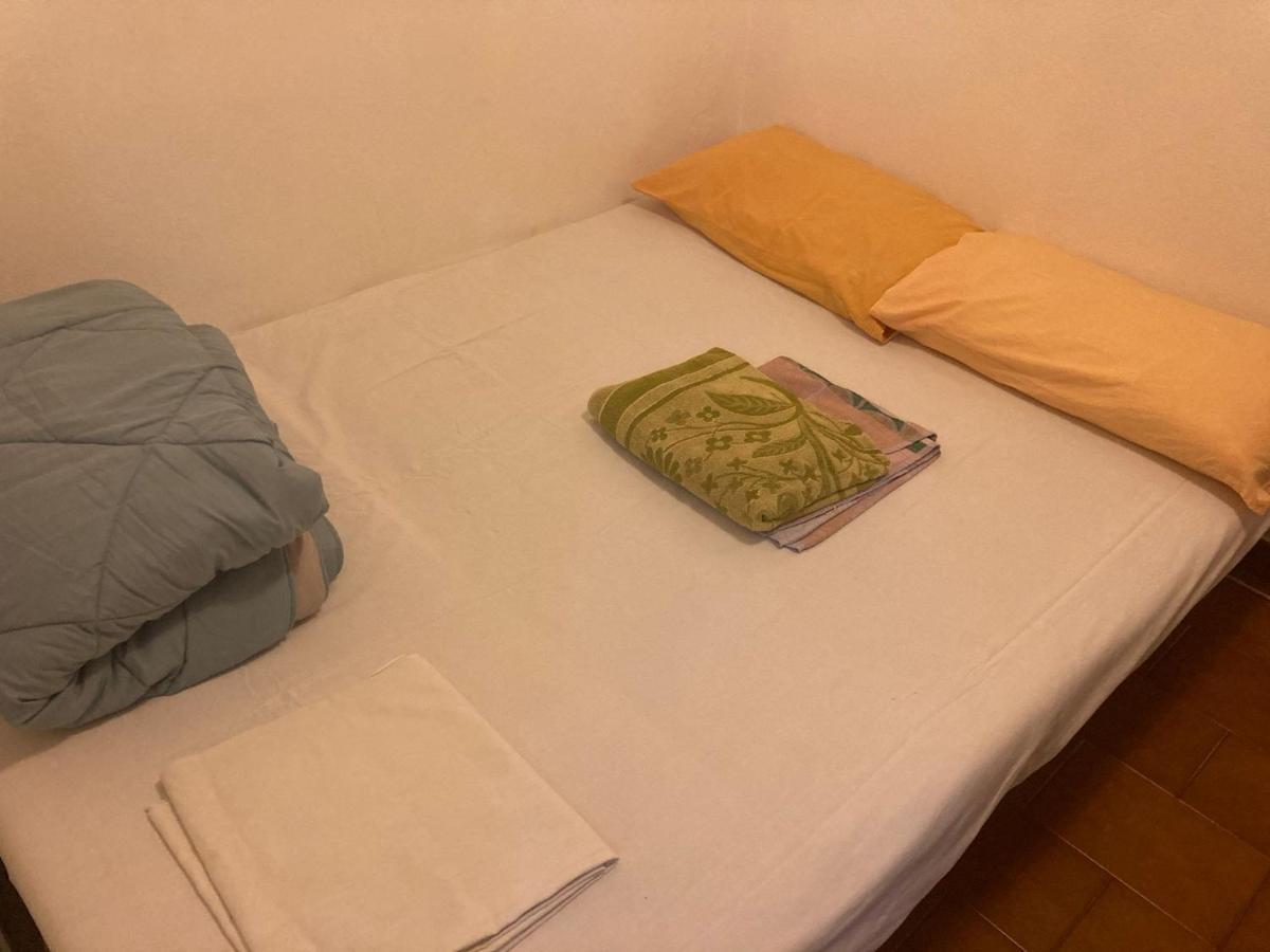 Cheerful Room, Sharing Kitchen In A Cosy Family Art House, Ideal For One Person Or Couple Sanremo Exteriör bild